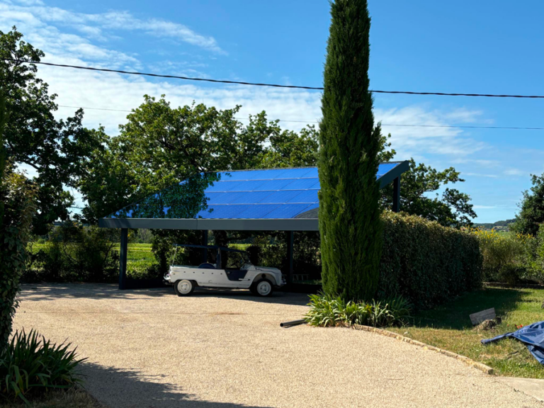 Abri Voiture avec panneau Solaire